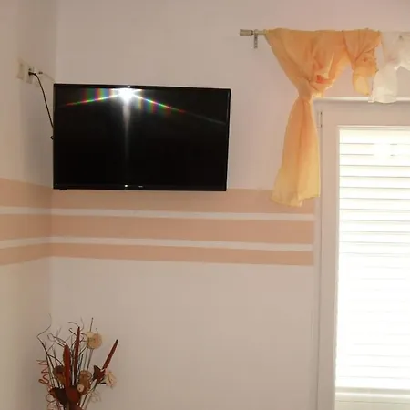 In With Terrace, Air Conditioning, Wifi, Washing Machine 87-2 * Лопар