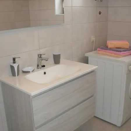 Апартаменты In With Terrace, Air Conditioning, Wifi, Washing Machine 87-2
