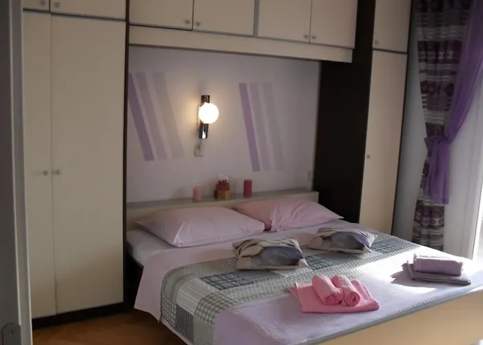 In With Terrace, Air Conditioning, Wifi, Washing Machine 87-2 *